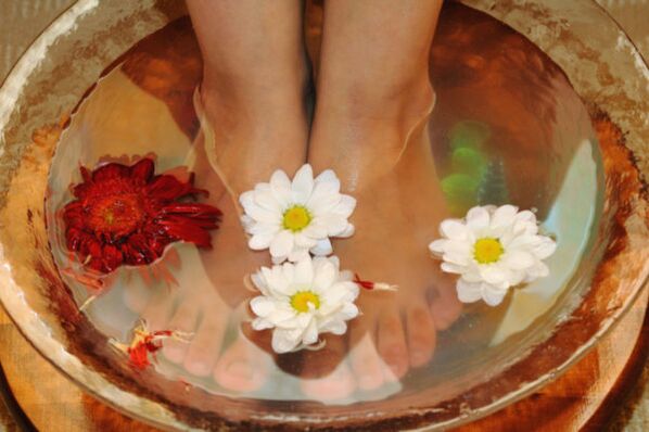 baño de pies terapéutico para la psoriasis