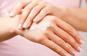 Tratamiento con crema de psoriasis
